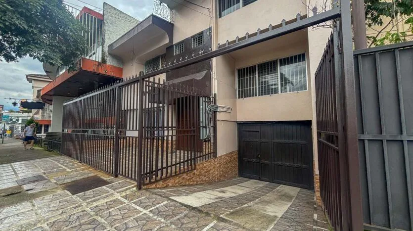 House with Apartments for Sale in San Pedro Los Yoses – Ideal for Rental Income