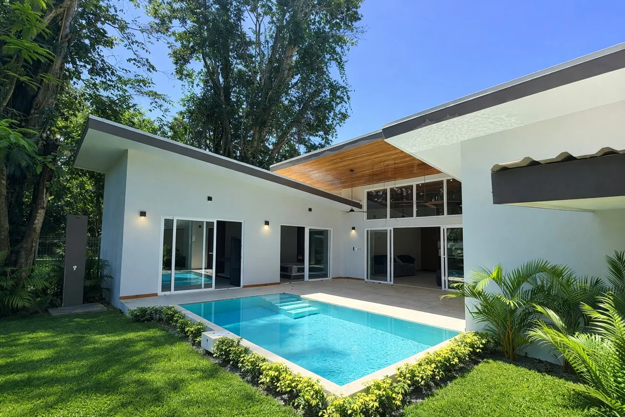 Casa Oasis - Modern Home with Private Pool in Playa Negra