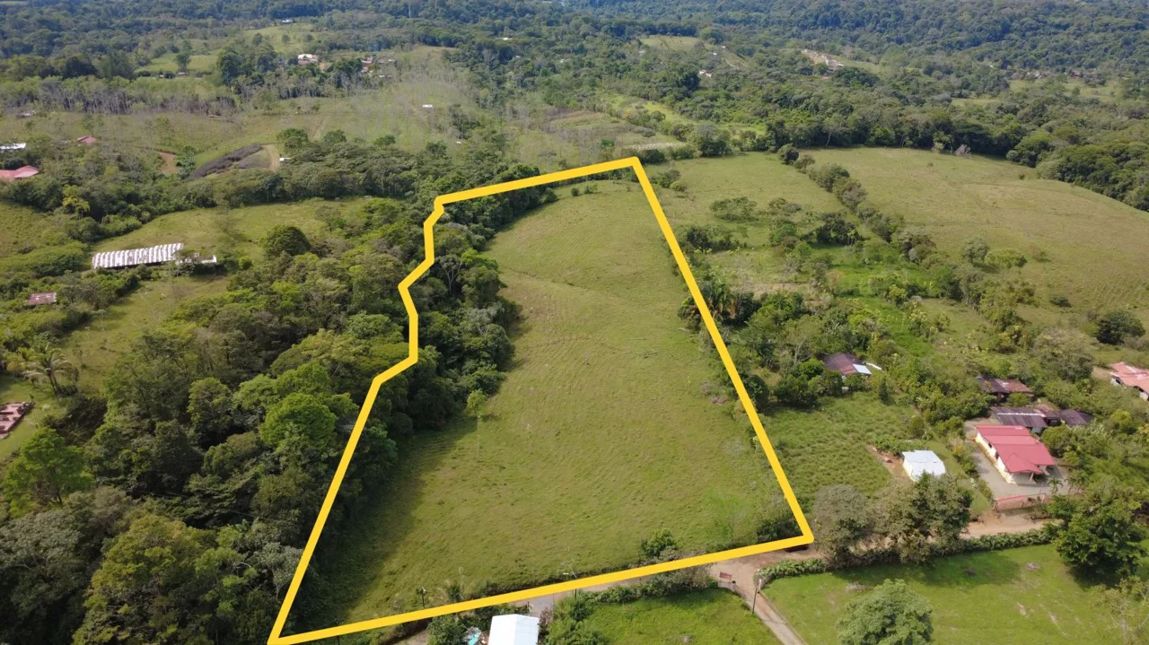 Awesome Farm for Sale in Quizarra with beautiful year round creek on the border