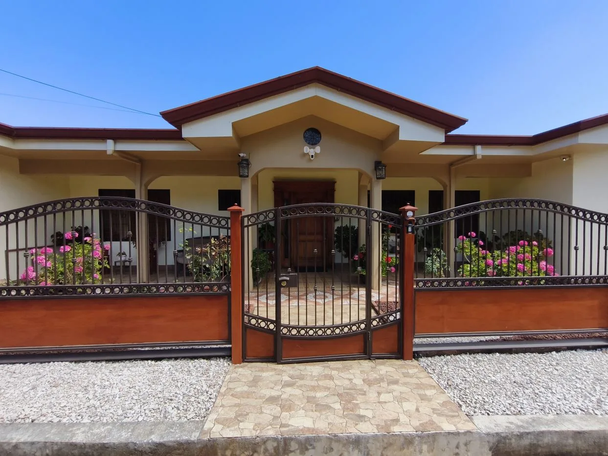 For Sale - Amazing Mountain &amp; City View Home – San Pablo de León Cortés, Costa Rica — photo 2