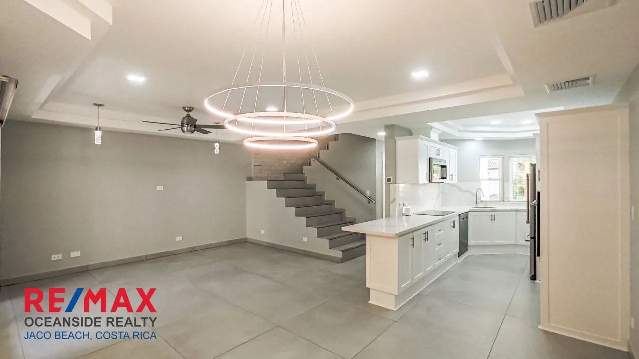 REMODELED TOWNHOUSE I LAS NUBES COMMUNITY I GREAT LOCATION