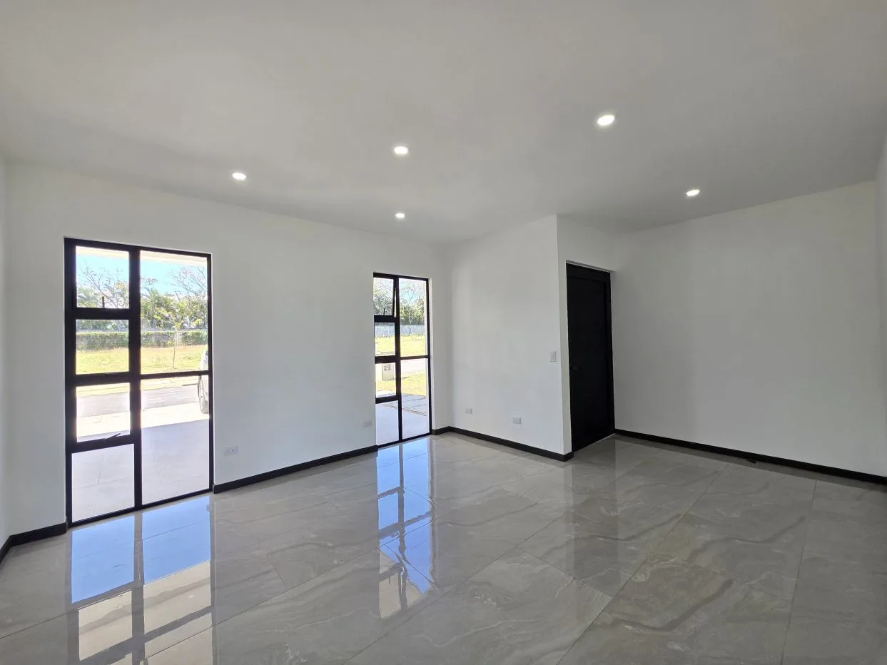 Brand New Home in Villa del Sol Condominium, San Rafael de Alajuela: Comfort, Security, and Lifestyle