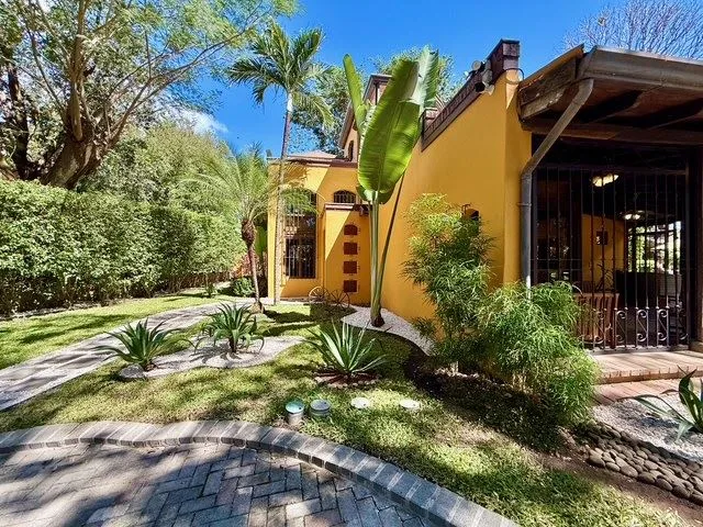 Chilena House