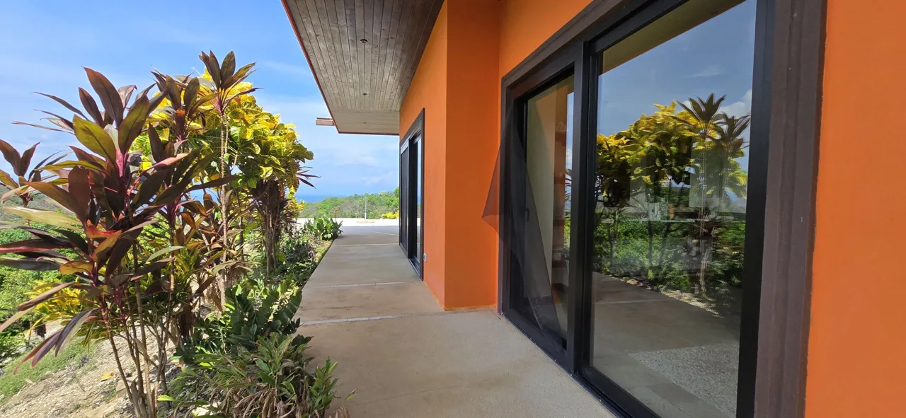 Elegant Ocean-View Estate with Solar-Powered Villa &amp; Guest House in Paquera