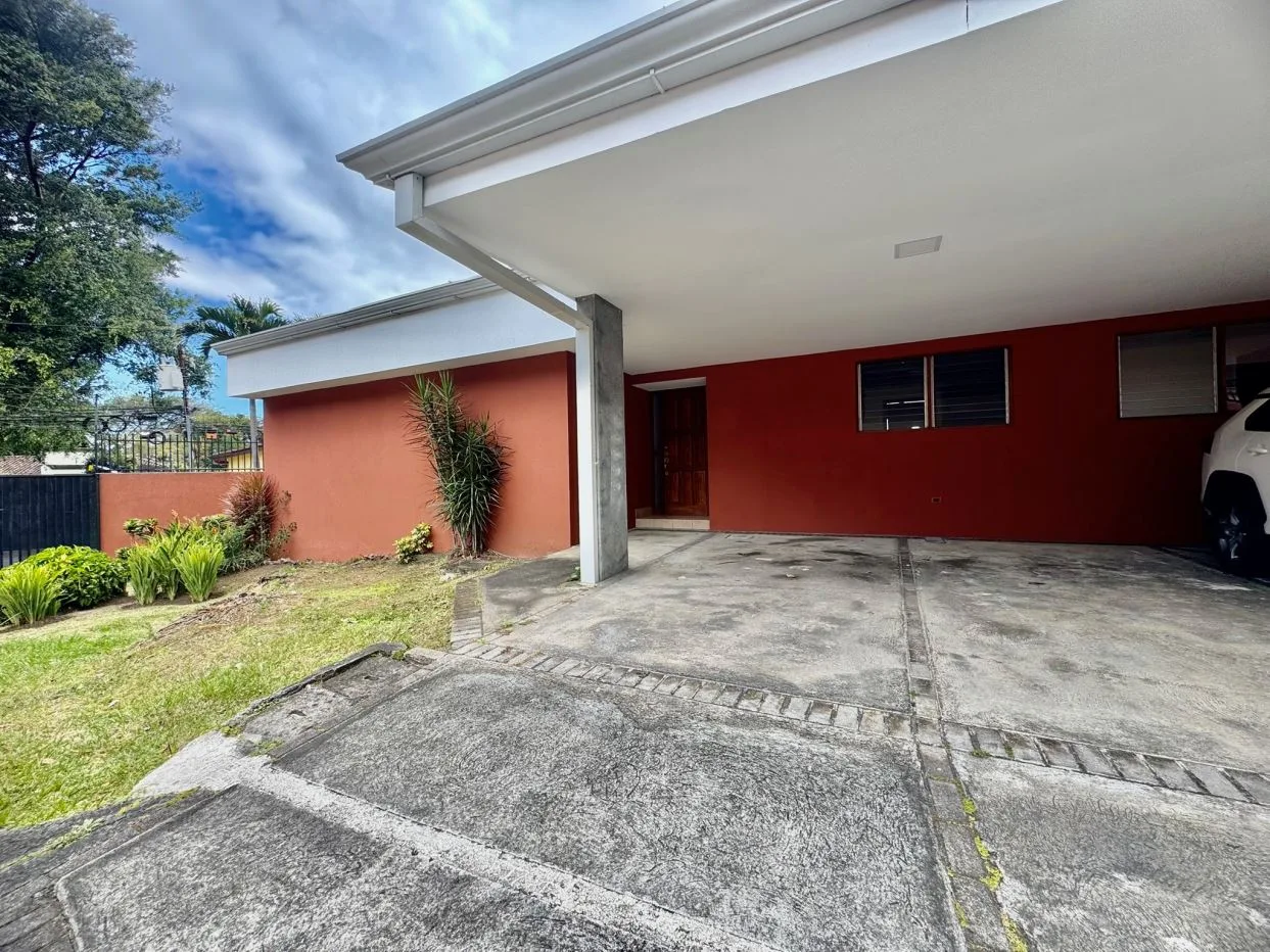 Home for Sale in the Best Area of Escazu, one floor