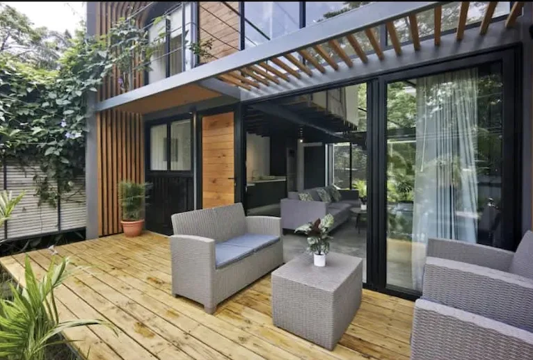 Exclusive! Charming condo steps to the beach!