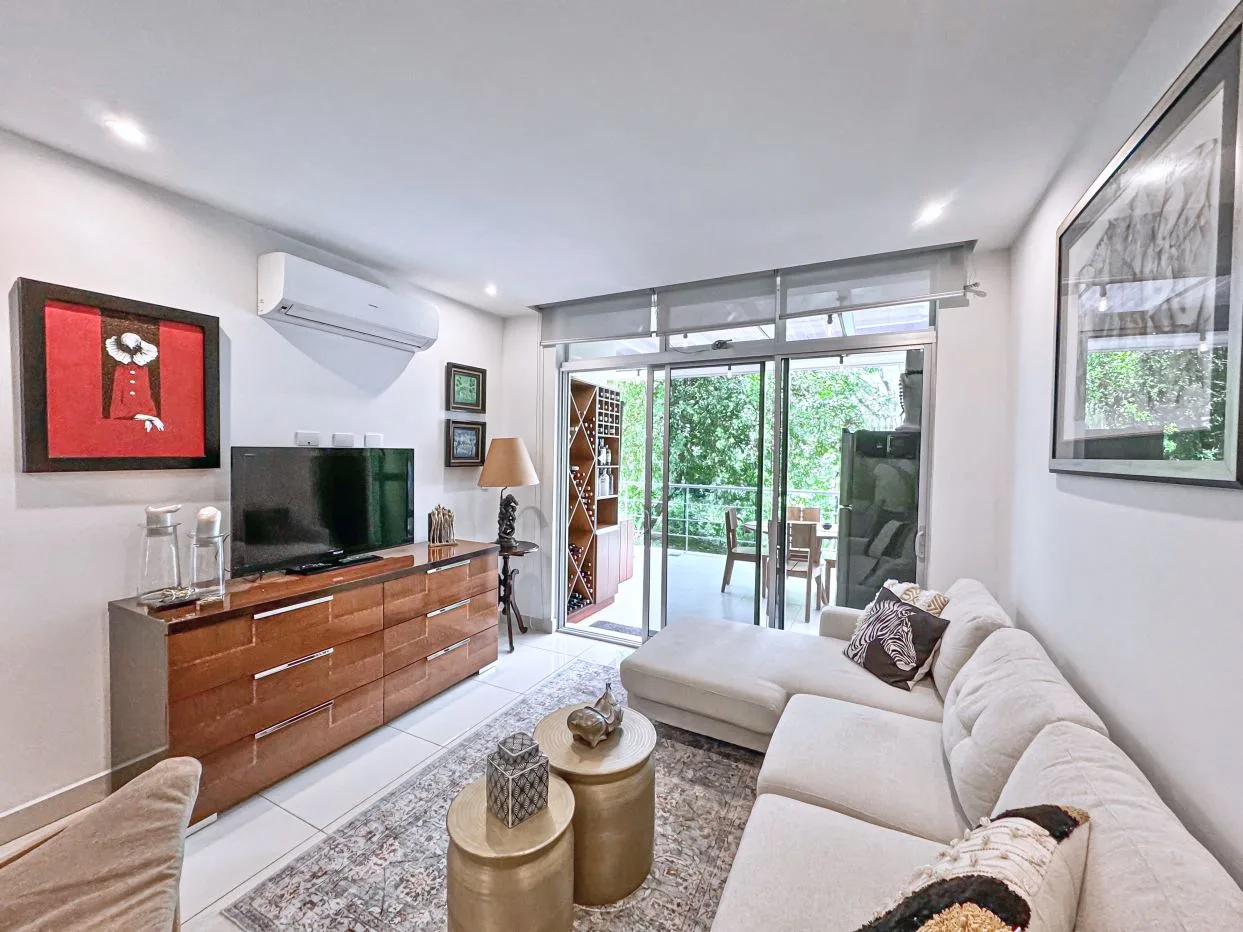 Condo Riverpark of Santa Ana - with large terrace