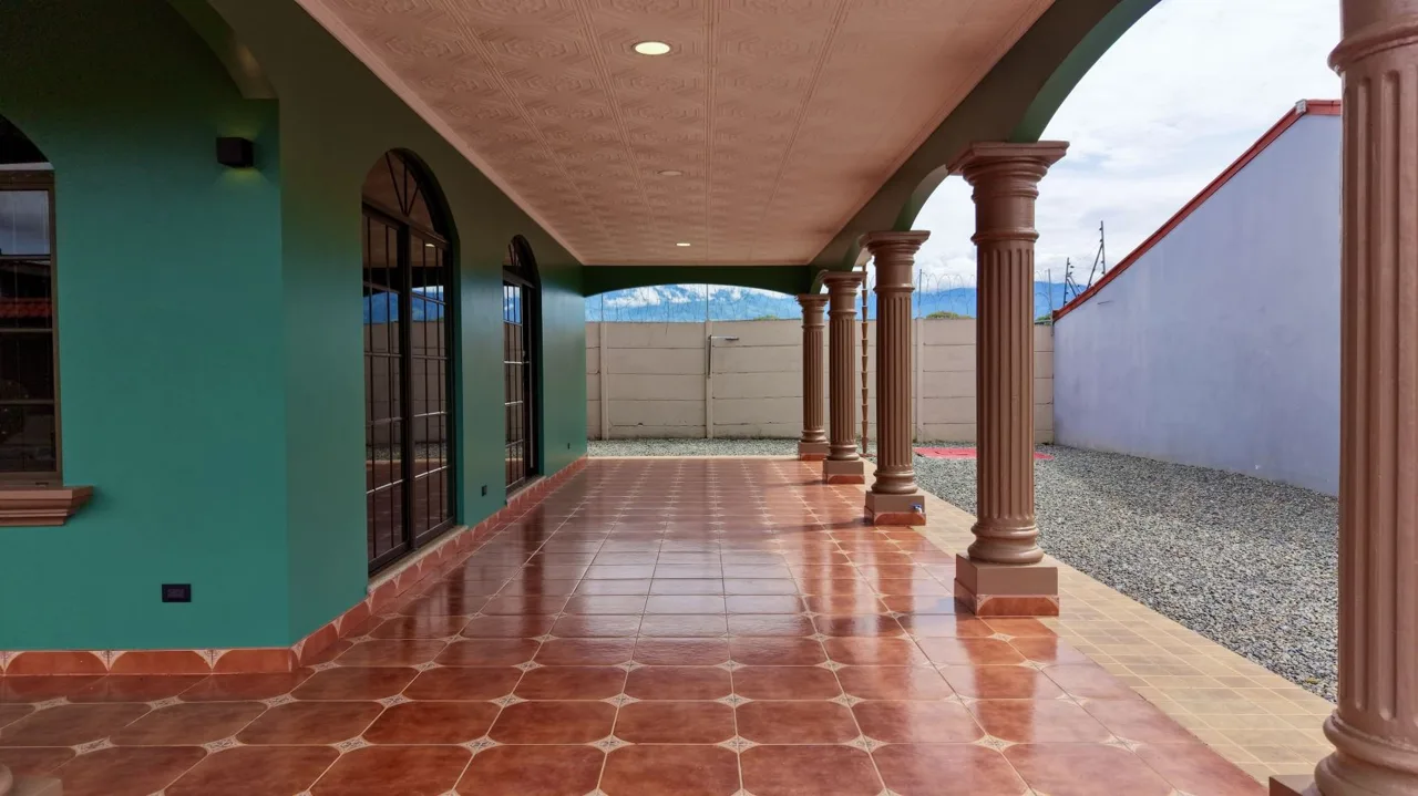 Modern House for Sale in Monte General, Perez Zeledon, Secure Gated Community — photo 5