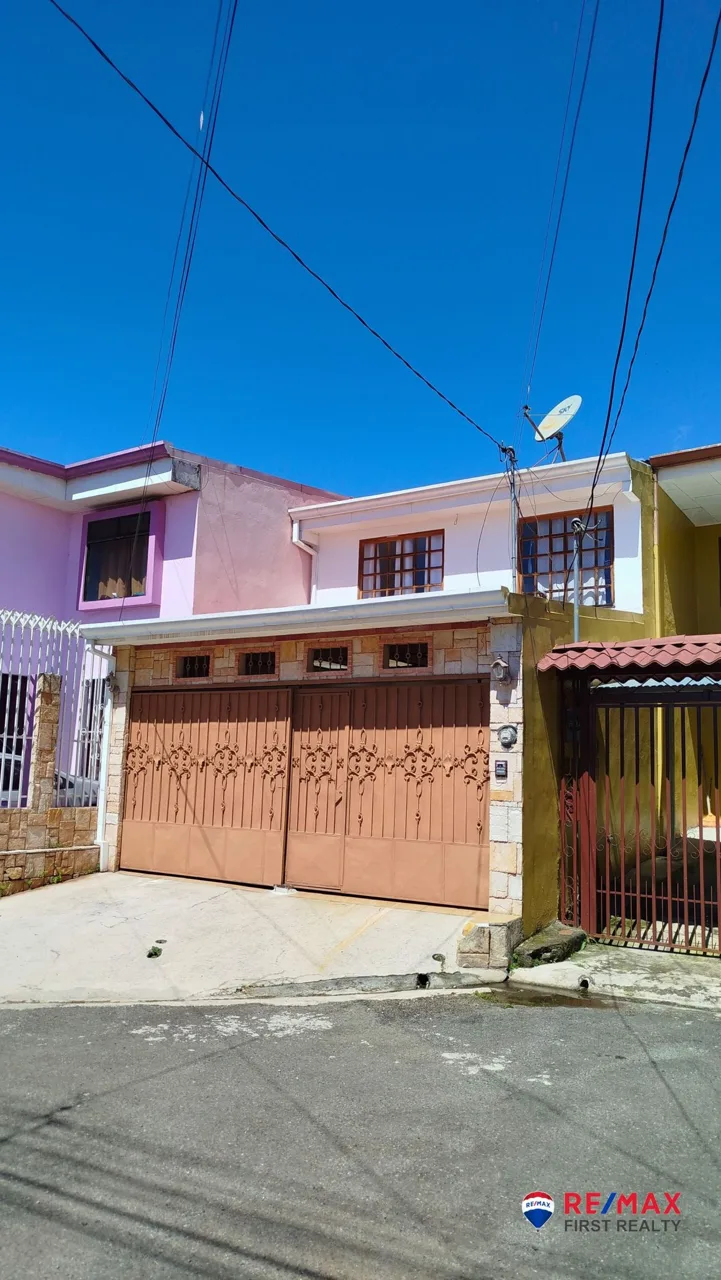 For Sale | Family Home with 4 Bedrooms on a Cul-de-Sac – Aserrí, San José | USD 169,000