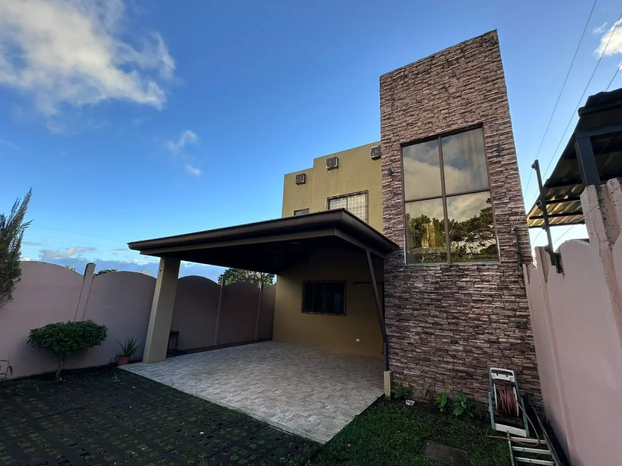 Charming Modern Home for Sale in the Privileged Area of San Rafael de Heredia