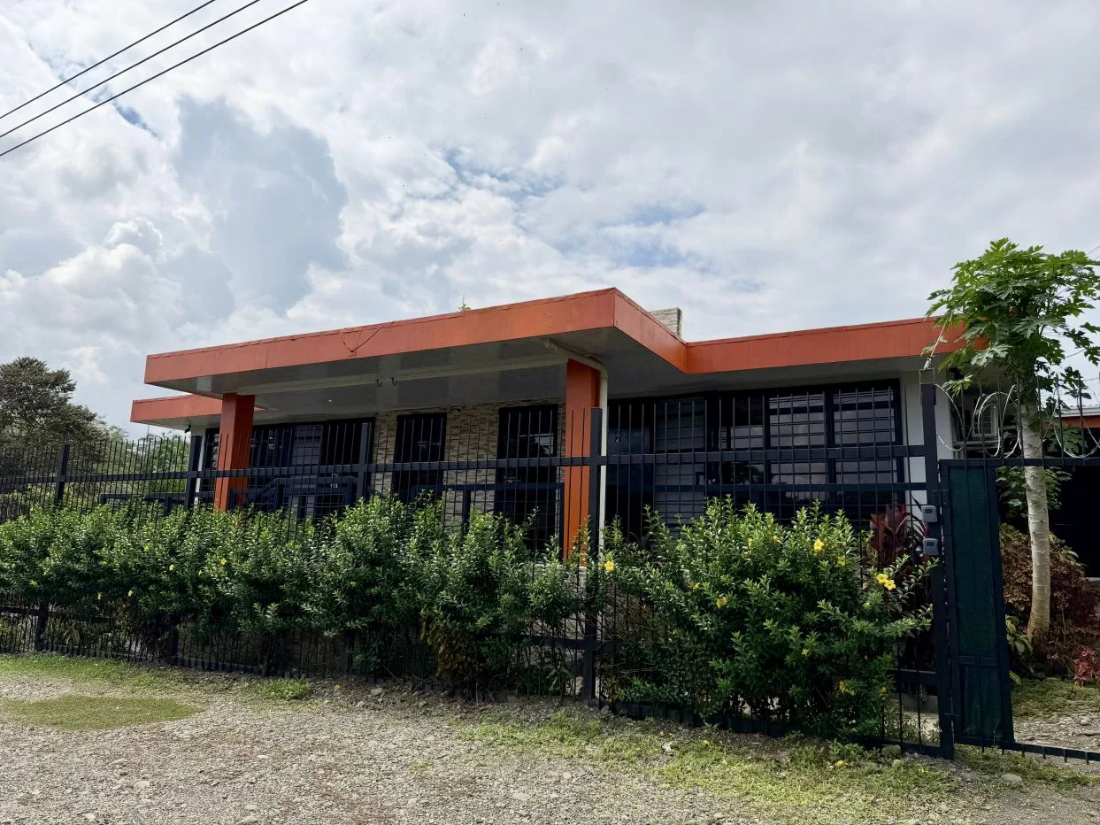 Fully Furnished, Move-In Ready Multi-Unit Property Near Manuel Antonio — Live in One, Rent the Other Three
