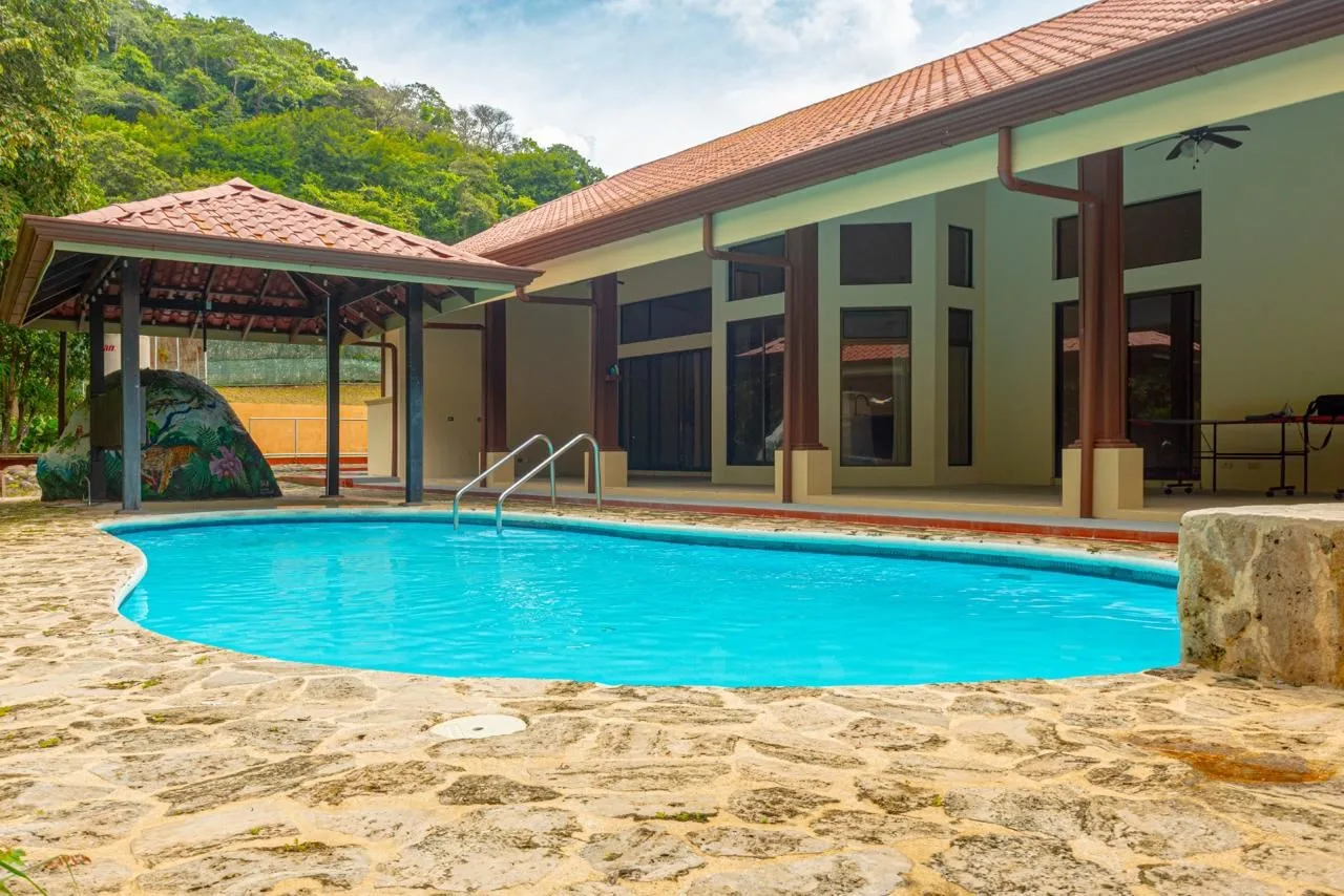 Country Estate in Orotina
