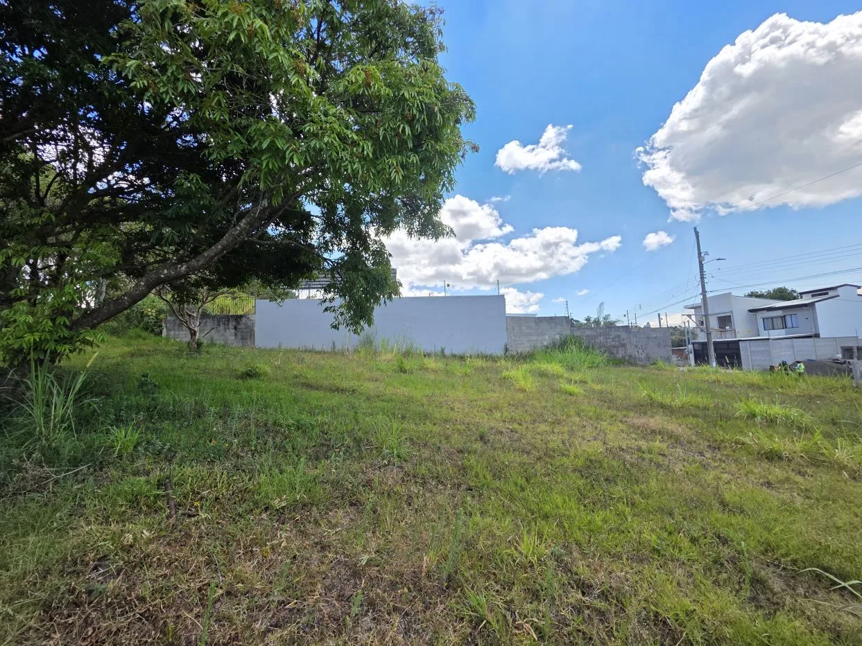 8,503 ft² Lot with Multiple Uses in Barva, 10 min away from Heredia Downtown