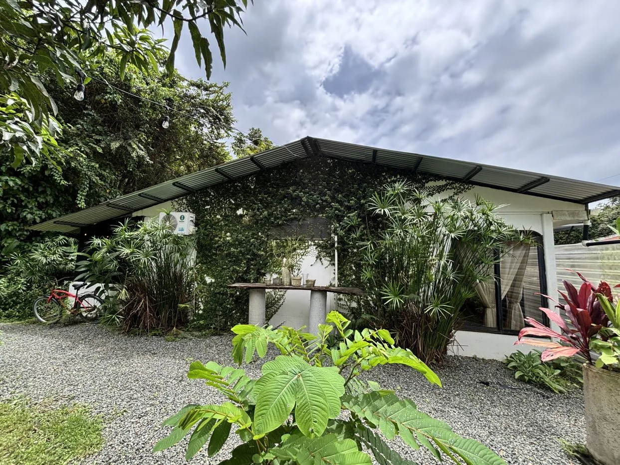 Cozy Home with Garden Oasis