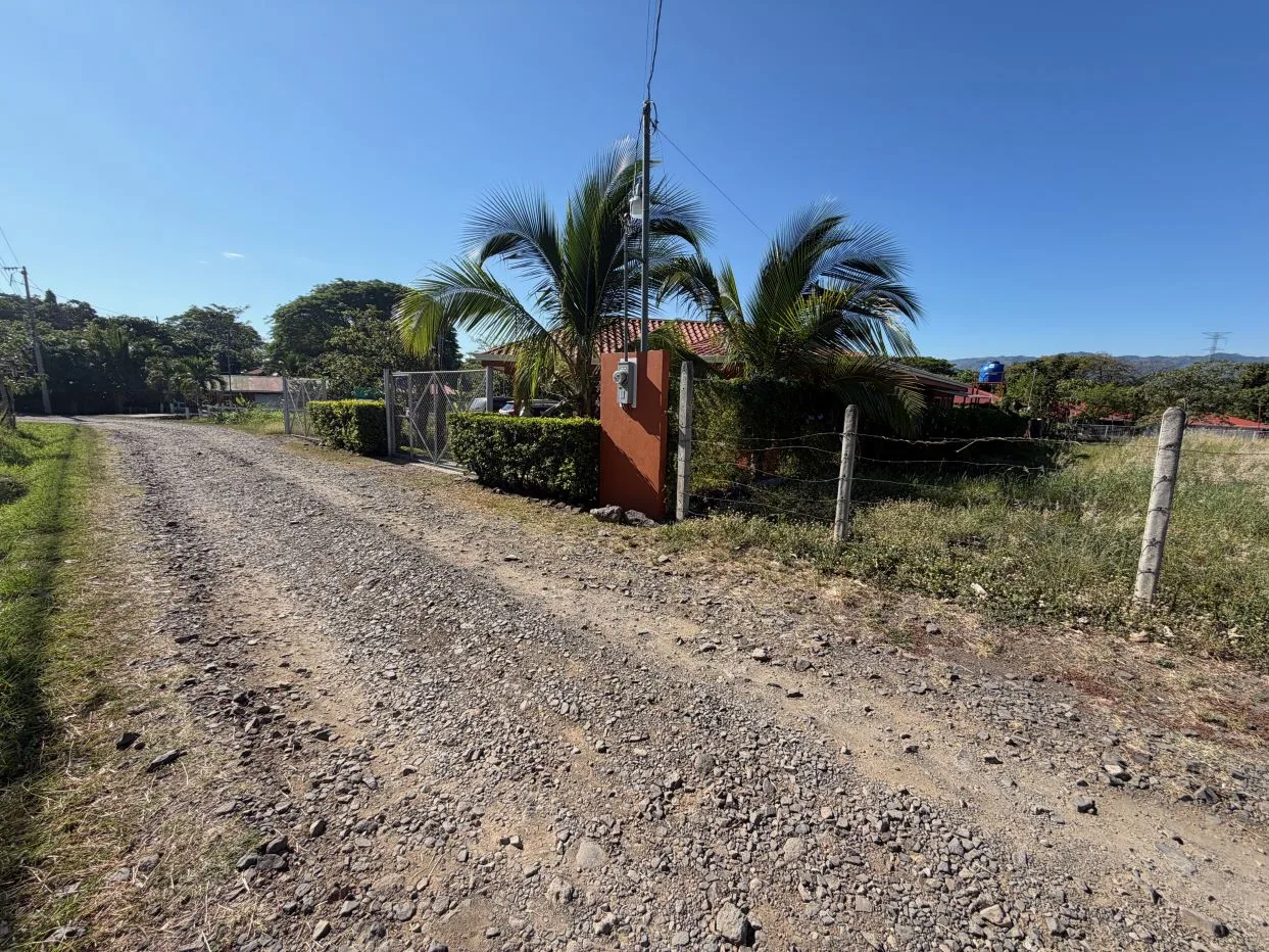 Competitively priced lot 5 minutes from 27 and close to Atenas Center in the countryside