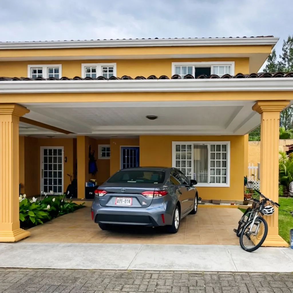 Beautiful Home in a Gated Community Jacaranda – Moravia