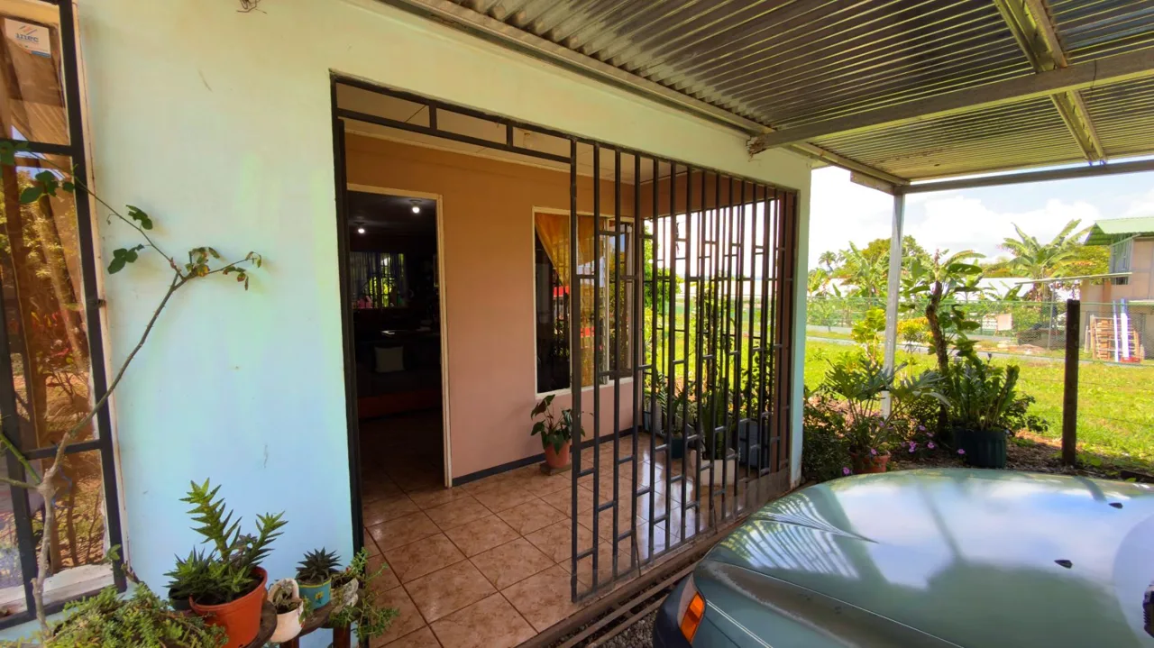 Rural Home with a Peaceful Atmosphere in Playa Verde, Santa Elena 206 m² Lot — photo 5