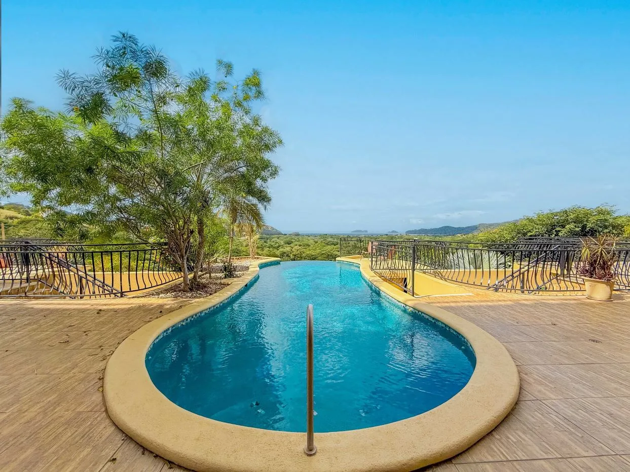 Colinas Turquesa L4 – One of Coco’s Best Views