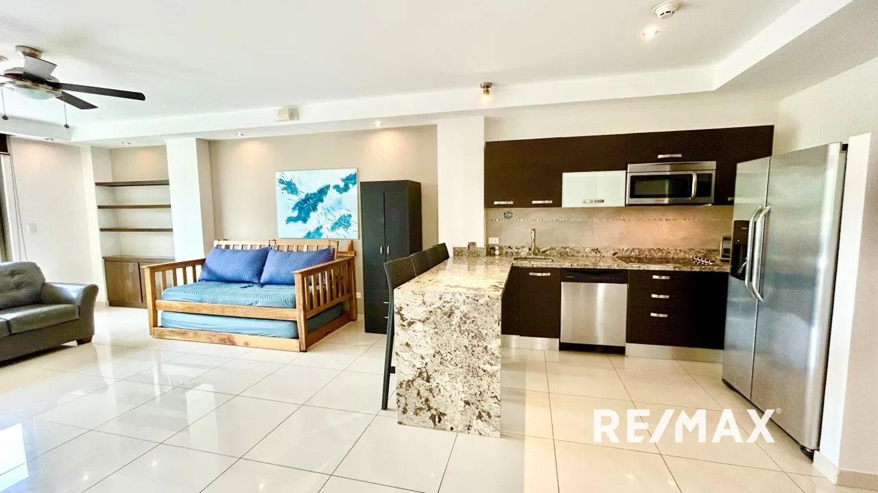 Relax in Style: Grand Suite with Private Jacuzzi at Oceano Boutique Hotel, Jaco