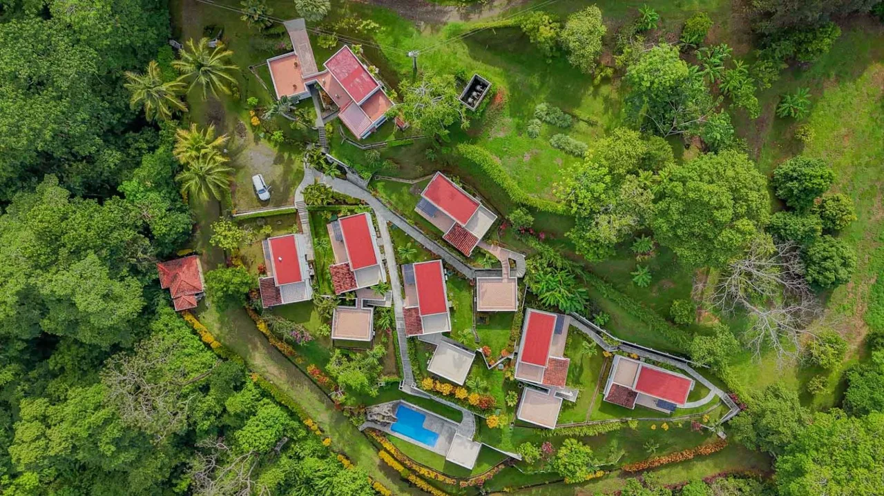 Secure Mediterranean-Style Community with SIX 1- &amp; 3-Bedroom Villas, Ocean and Jungle Views &amp; Full Amenities – 5 Minutes from the Costanera