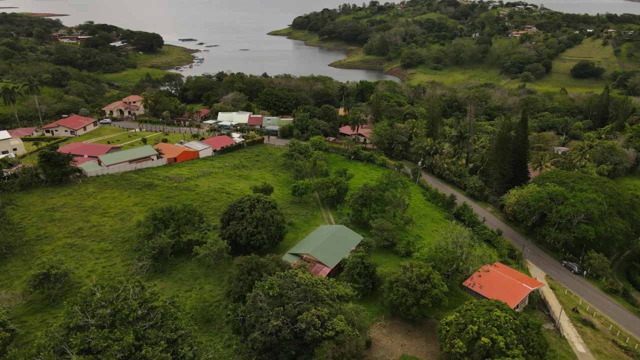 Tronadora house for sale near Arenal Lake Costa Rica with acreage
