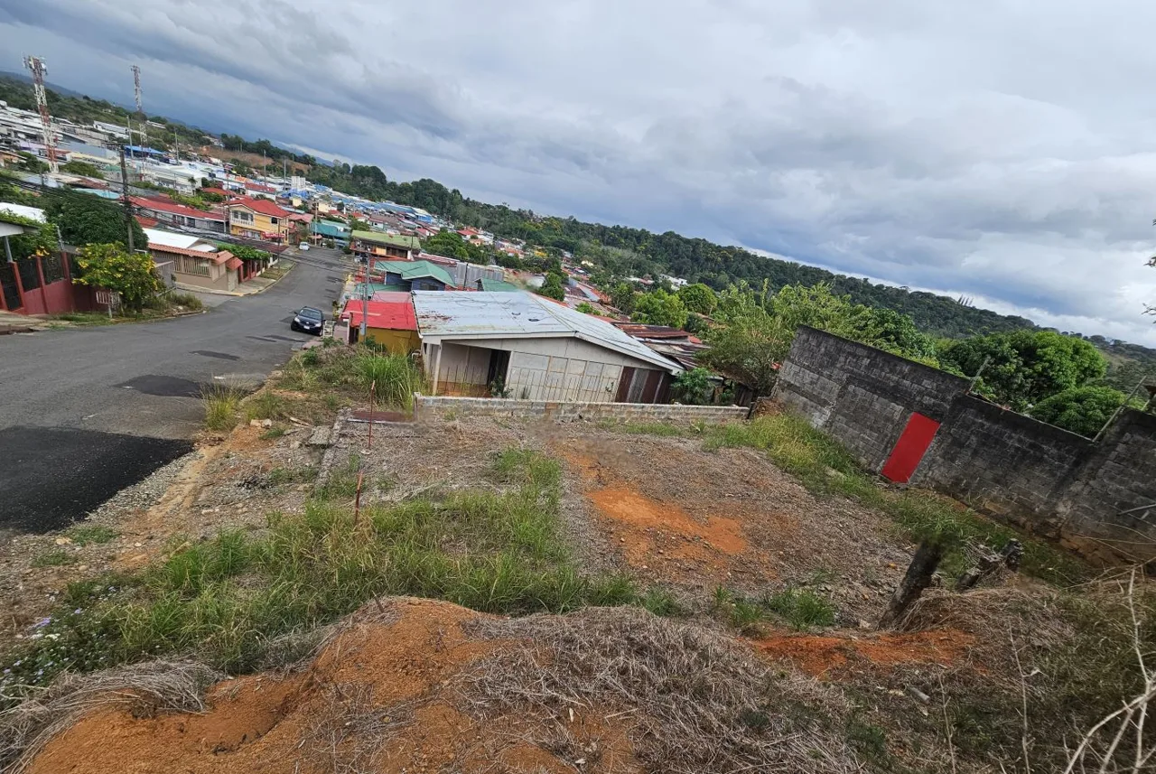 140M² PRIME LOT IN SAN ISIDRO, PEREZ ZELEDON | CENTRAL LOCATION &amp; READY TO BUILD — photo 3