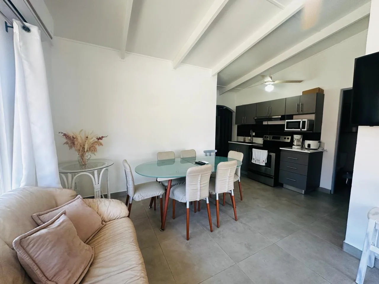 TWO BEDROOM REMODELED CONDO PARADISE VILLAS I JACO BEACH I STEPS FROM THE OCEAN