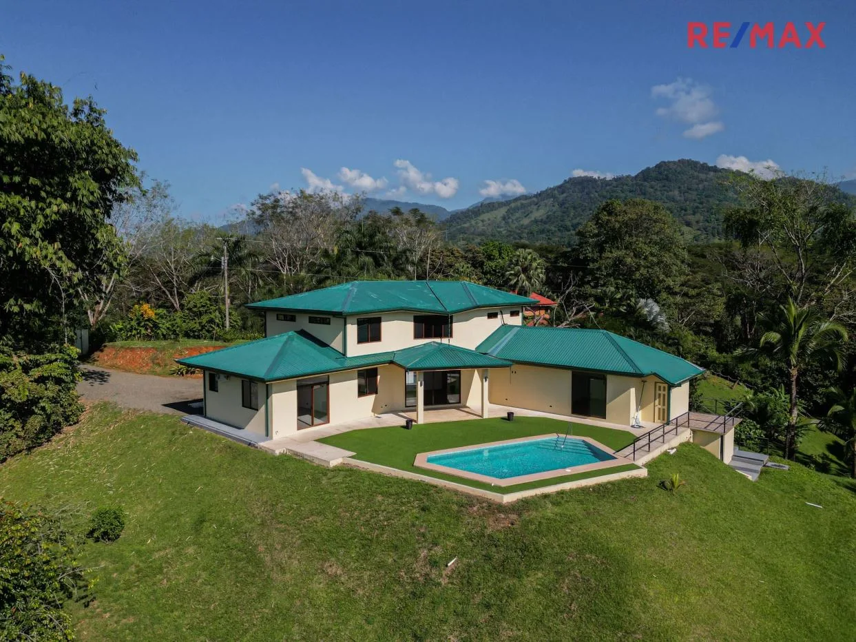 Unmatched 4 Bedroom Brand New Villa in an Exclusive Gated Community - Manuel Antonio