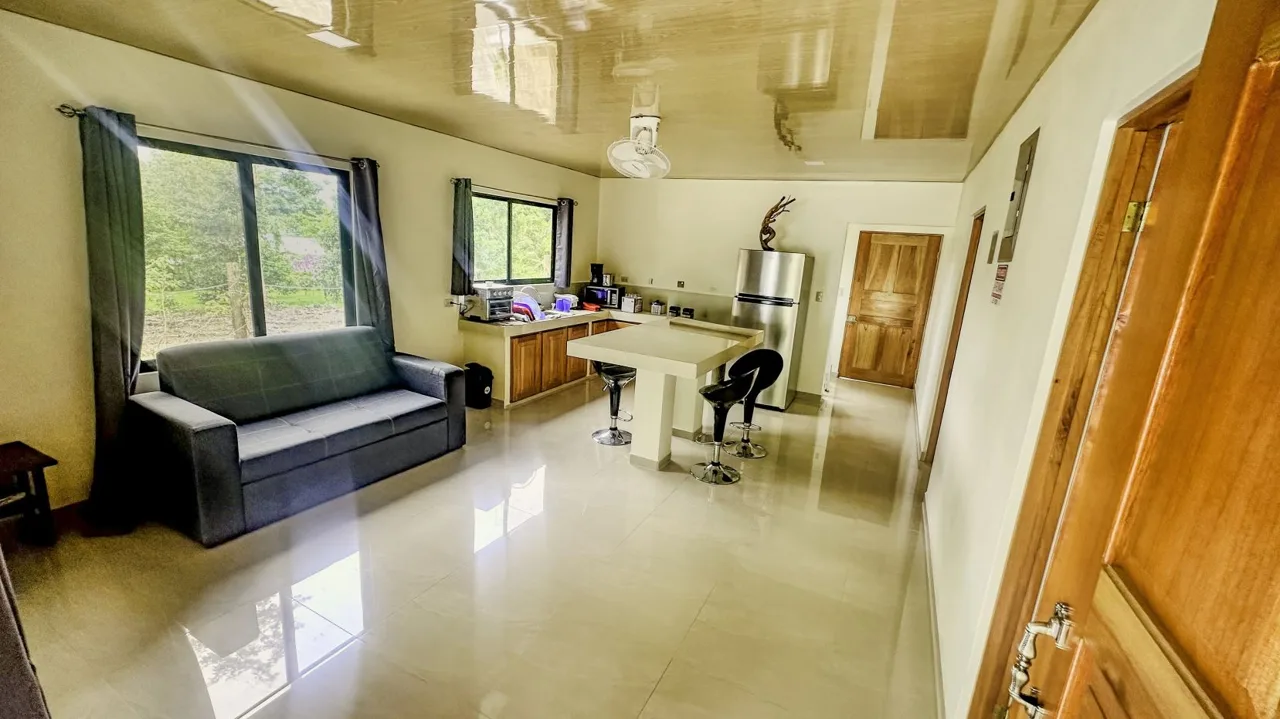 Wonderfully Secluded Home In Charming Neighborhood Near Rainmaker Private Reserve