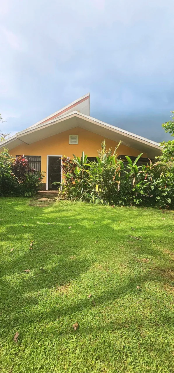 Spacious 3-Bed, 2-Bath Bungalow on a Large, Fenced Property Near La Fortuna – Garage with Guest House Potential!