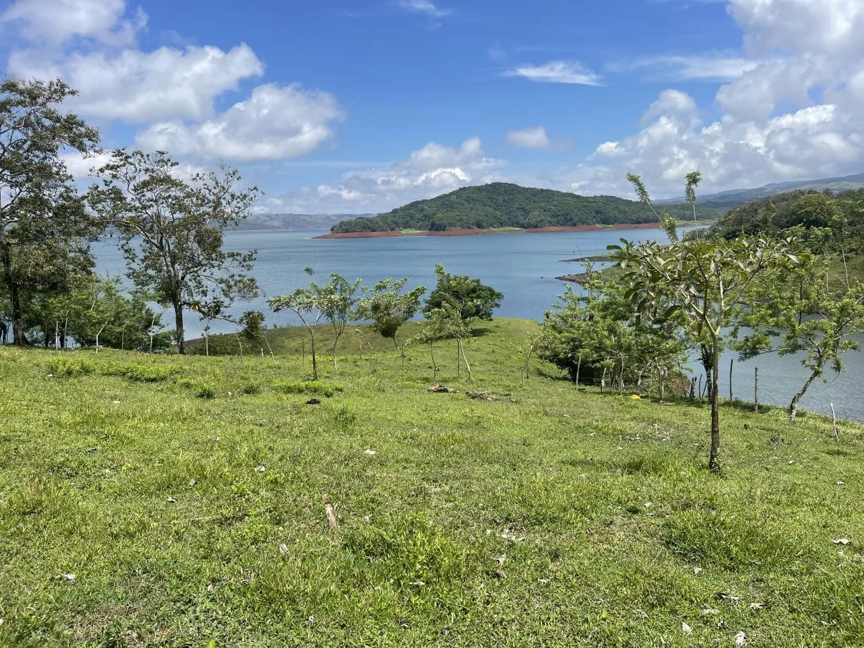 UNIQUE LAKE ACCESS LOT