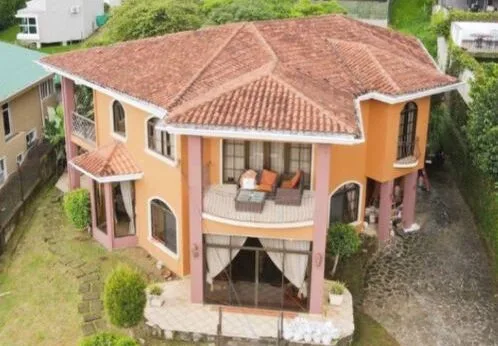 Santa Ana House