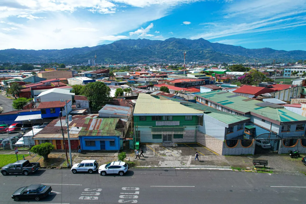 416 m² Commercial Building | 5 Parking | Plaza Víquez | Flexible Rent