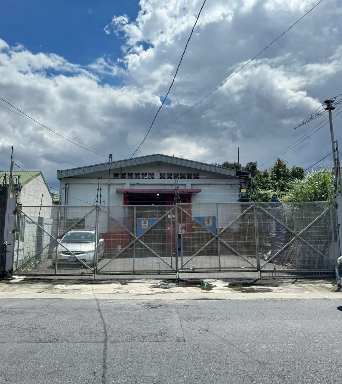 Spacious Property with High Commercial Potential – Tibás