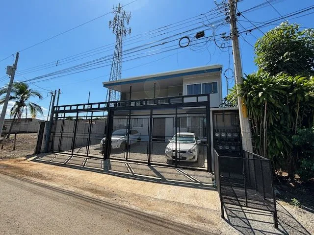 7 unit apartment complex 4 min. from Atenas Center in tranquil area