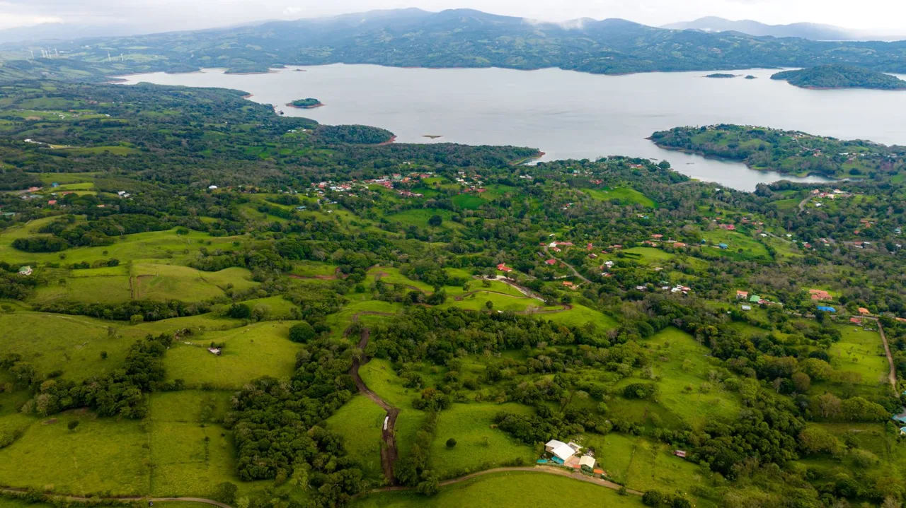 El Roble Lake View