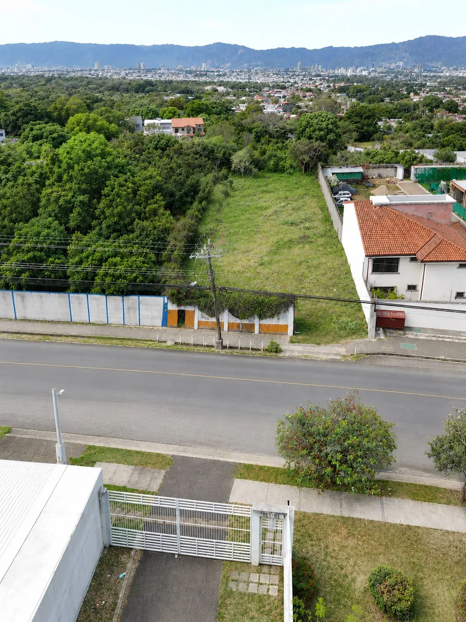 Lot of 1,514 m² in Santo Domingo de Heredia with potential for residential and commercial development — photo 3