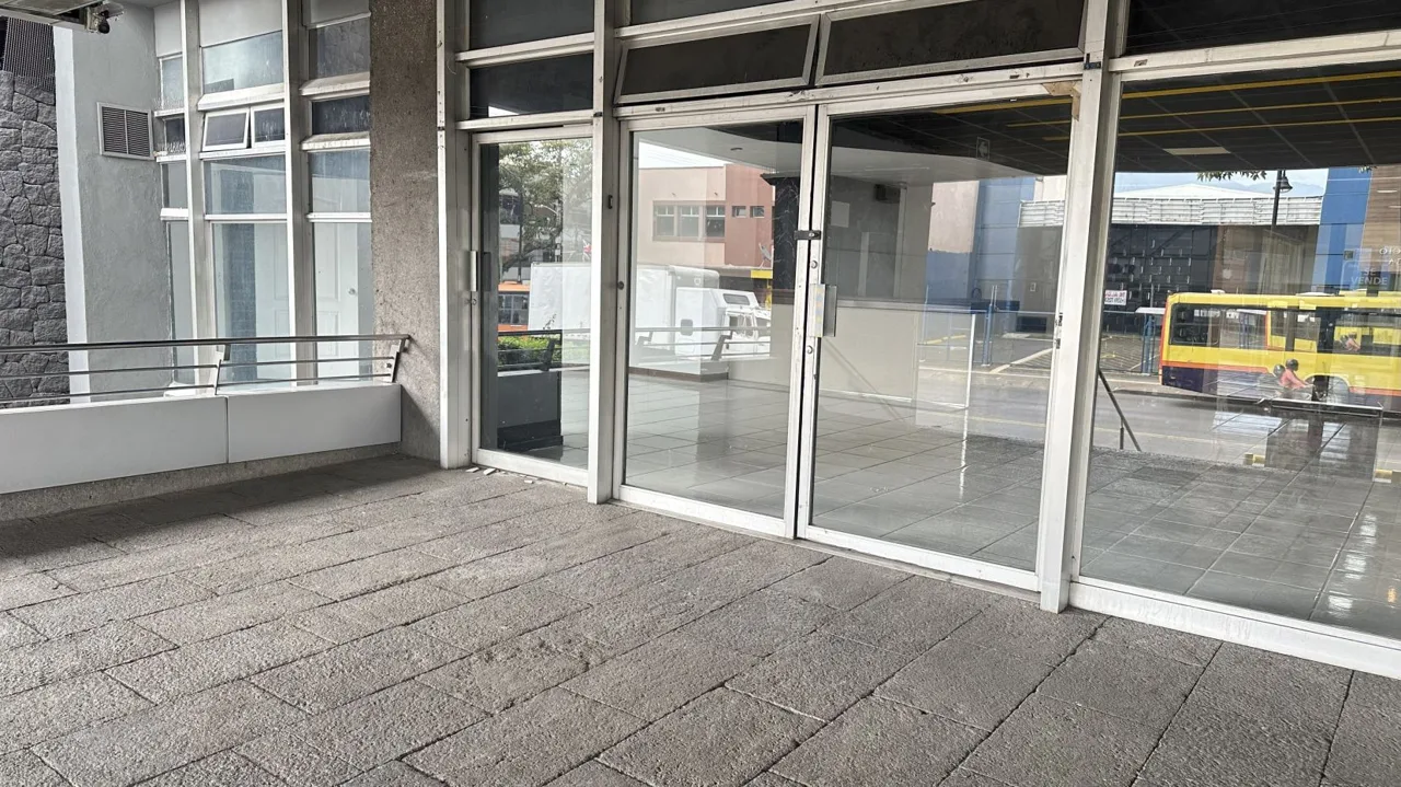 High-Visibility Commercial Space in Paseo Colón — photo 3