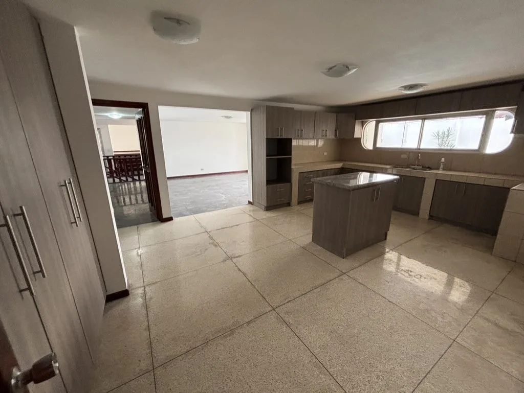 House for Sale with Pool in Rohrmoser. — photo 2