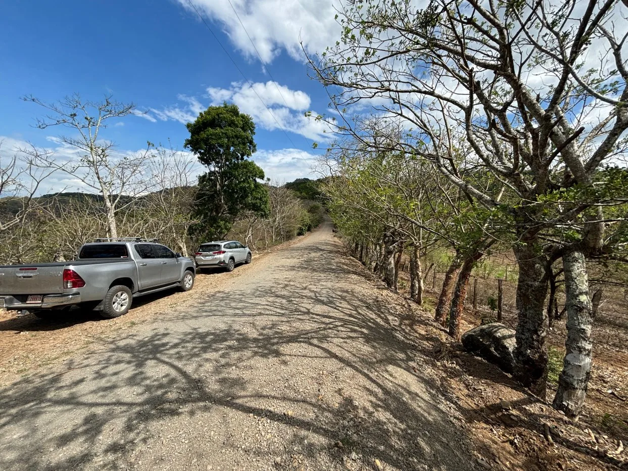 Picturesque lot with views of the Pacific and services available — photo 4