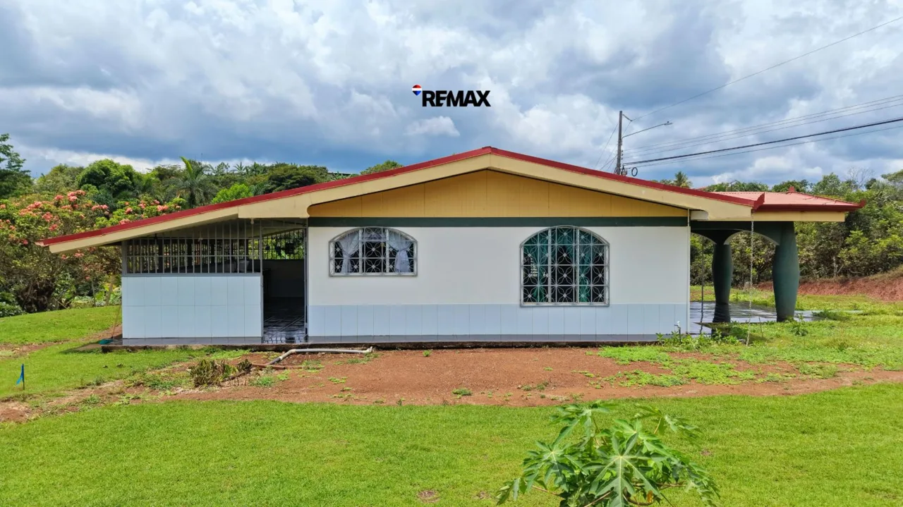 Flat 1,000 m² Lot with House for Sale – Pueblo Nuevo de Cajón — photo 4