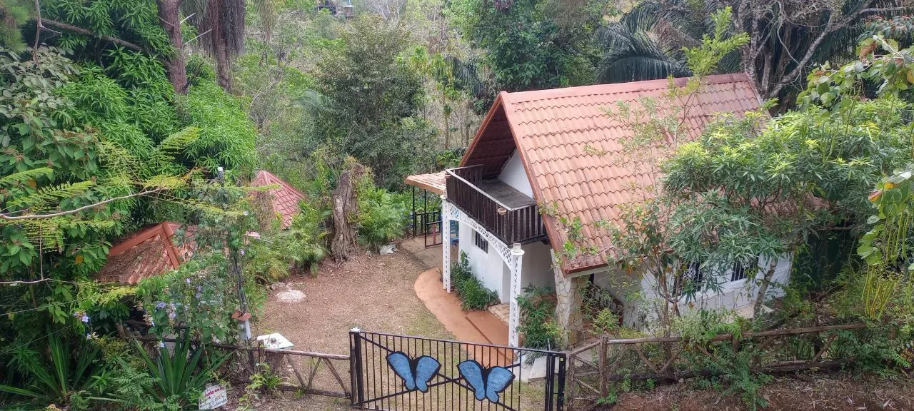 Nature Retreat with Cabins, Pool &amp; Creek – Nicoya Peninsula Mountains