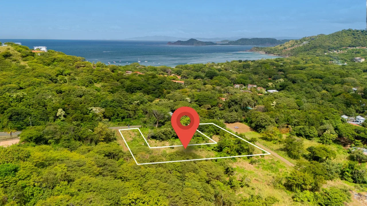Lot 400 meters from the sea