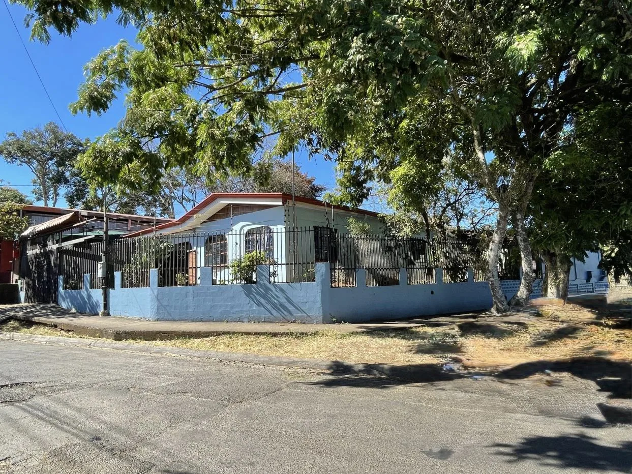 Corner Commercial Property for Sale – Barrio San José, Alajuela