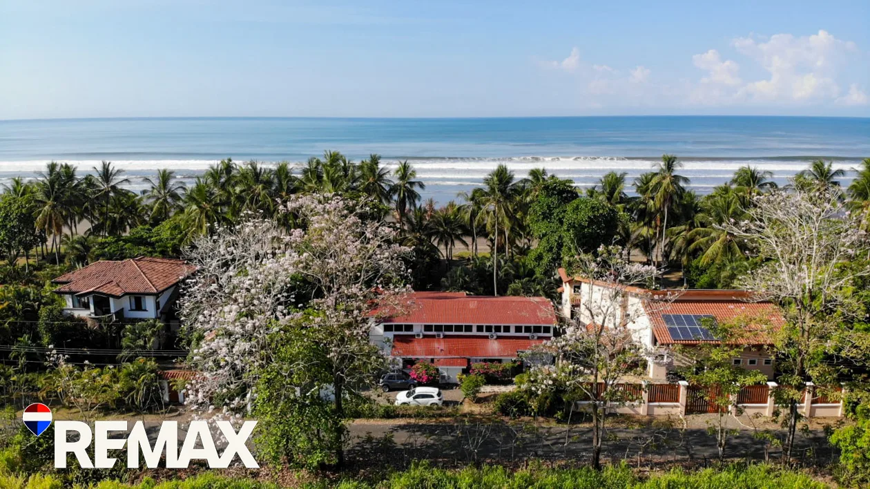 Esterillos Este Beachfront Boutique Hotel
