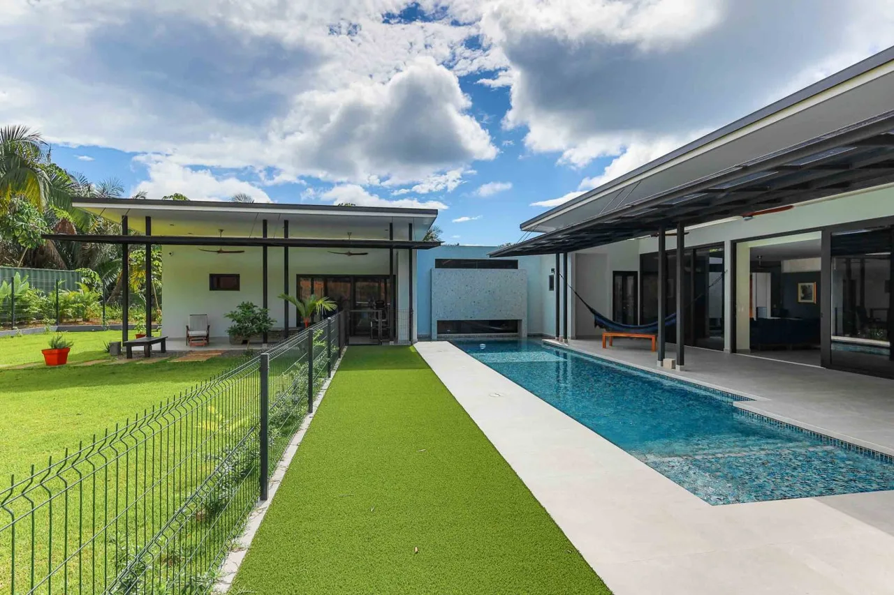 Exquisite Villa with 5000m2 and a Pool in Manuel Antonio