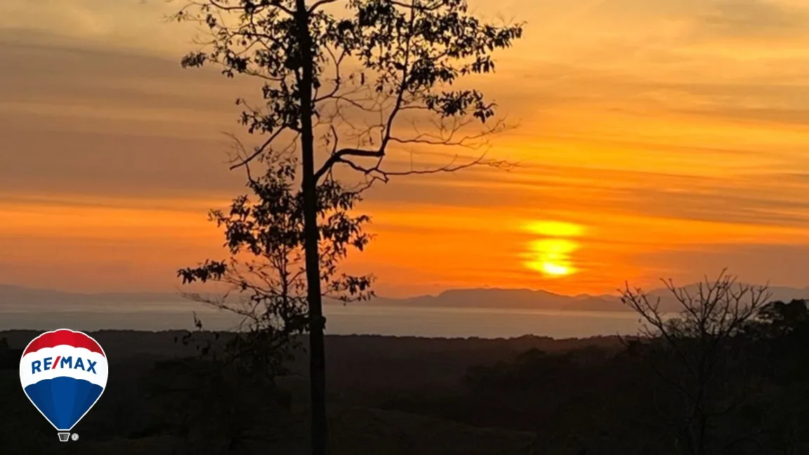 LOTS FOR SALE / NEAR CERRO LODGE HOTEL