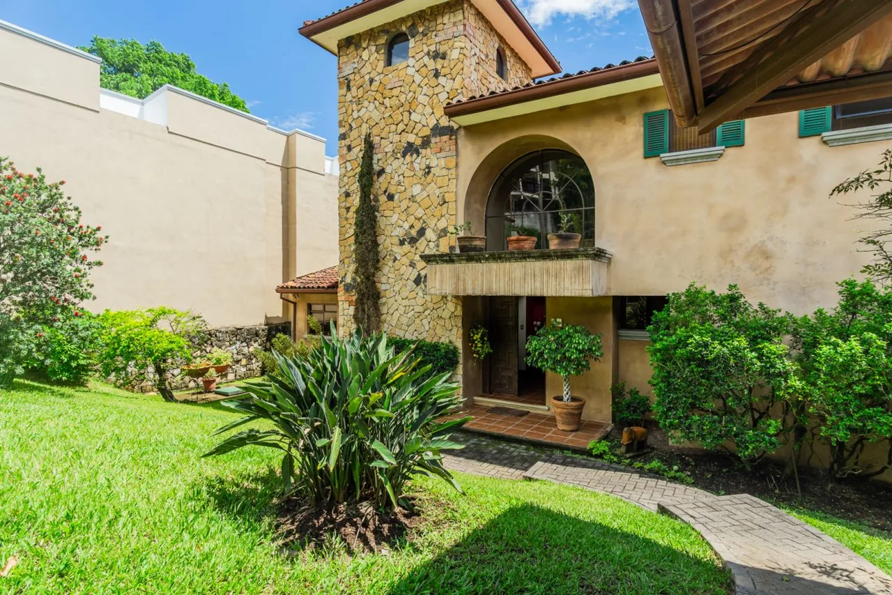 Hidden Tuscan Gem Near Escazú &amp; Santa Ana