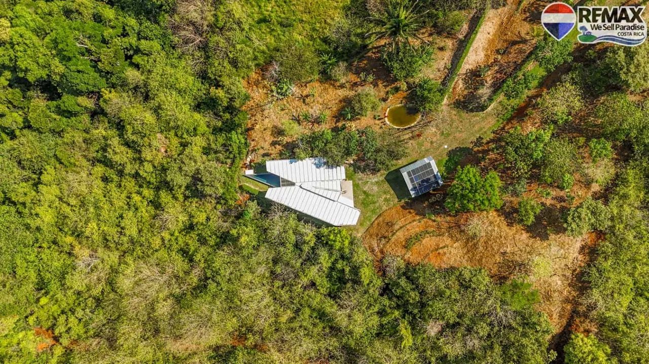 32-Acre Self-Sustainable Off-Grid Farm Near Ojochal with House, Solar Power &amp; River