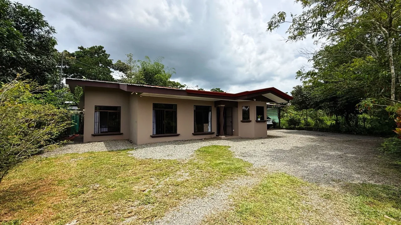 3 BR Family Home in General Viejo Perez Zeledon — photo 2